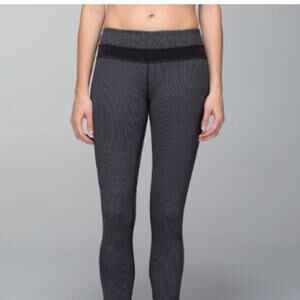 Lululemon Diamond Dot Black White Legging Size 4